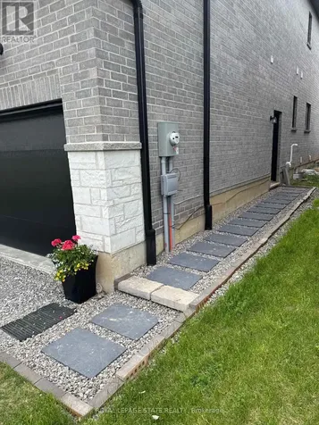 348 Springbrook Avenue Hamilton (ancaster) ON L9K 0K3