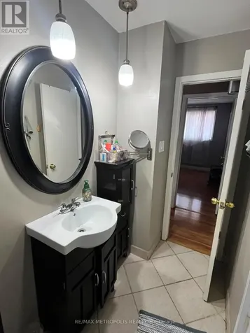 708 Glen Forrest Boulevard Waterloo ON N2L 4K8