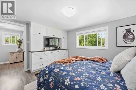 862 Montrose Street Sarnia ON N7T 5B7