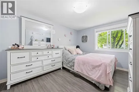 862 Montrose Street Sarnia ON N7T 5B7