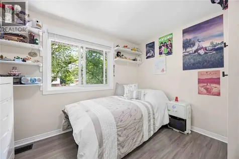 862 Montrose Street Sarnia ON N7T 5B7