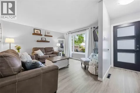862 Montrose Street Sarnia ON N7T 5B7