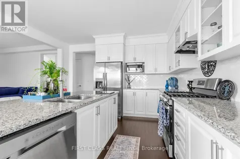 15 Abbey Crescent Barrie ON L9J 0W9