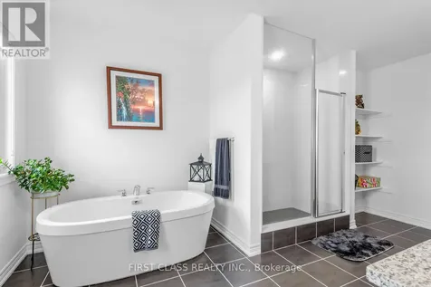 15 Abbey Crescent Barrie ON L9J 0W9
