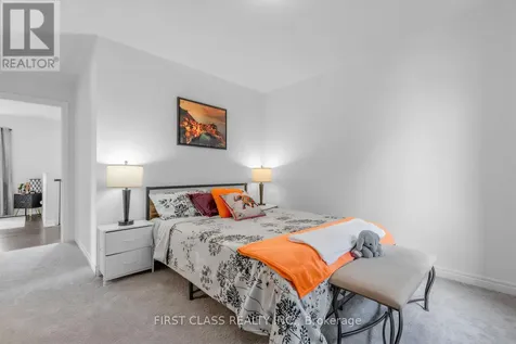15 Abbey Crescent Barrie ON L9J 0W9