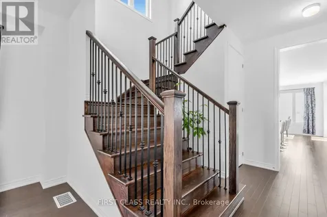 15 Abbey Crescent Barrie ON L9J 0W9