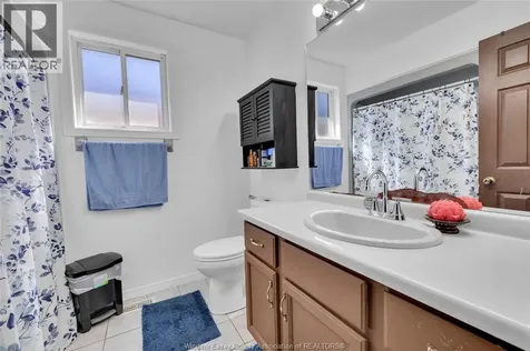 1812 Vicky Circle Windsor ON N8W 5P6
