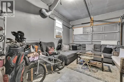 1812 Vicky Circle Windsor ON N8W 5P6