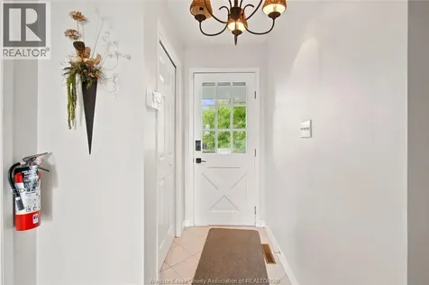 866 Point Pelee Drive Leamington ON N8H 3V4