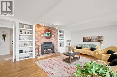 866 Point Pelee Drive Leamington ON N8H 3V4