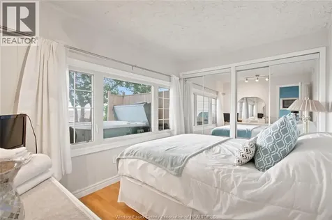 866 Point Pelee Drive Leamington ON N8H 3V4