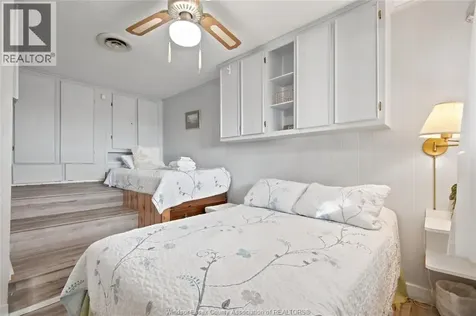 866 Point Pelee Drive Leamington ON N8H 3V4