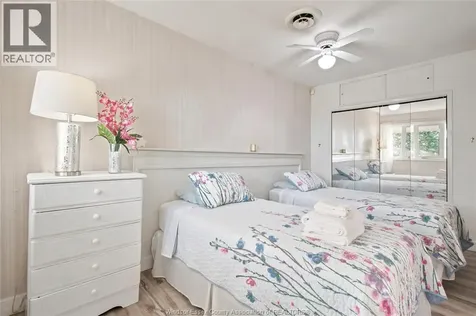 866 Point Pelee Drive Leamington ON N8H 3V4
