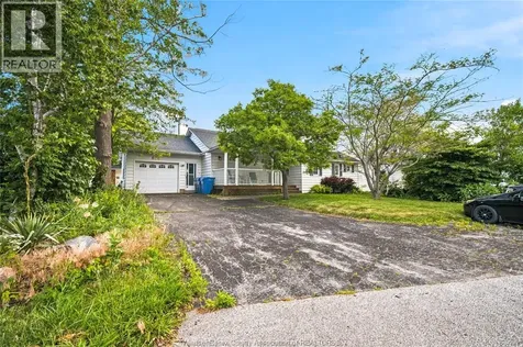 866 Point Pelee Drive Leamington ON N8H 3V4
