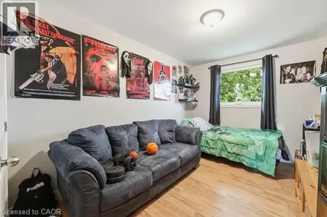 16 Harrison Avenue Hamilton ON L8H 2Z7