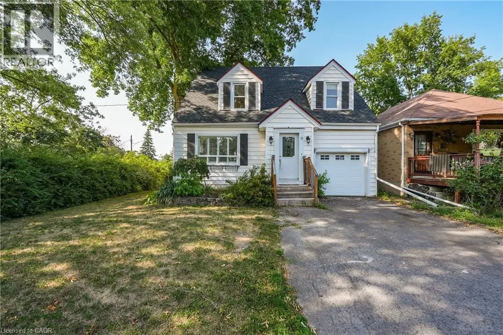 9 Arlington Avenue St. Catharines ON L2P 3A3