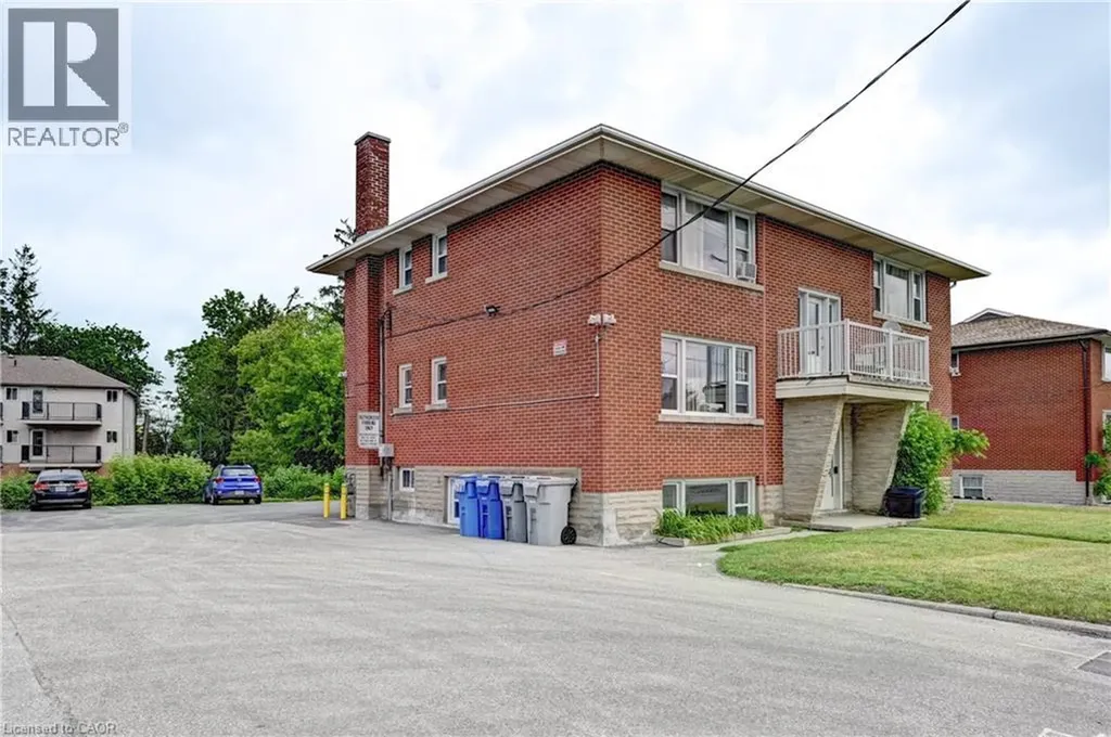 1230 Queens Boulevard Kitchener ON N2M 1C3