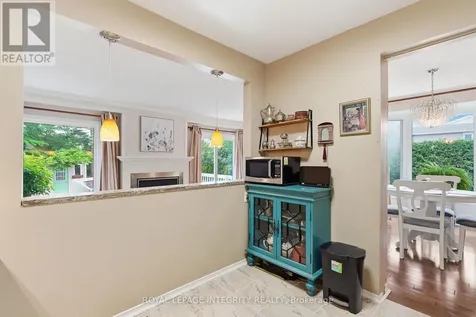 142 Gladecrest Court Ottawa ON K2H 9J8