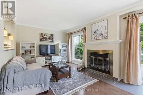 142 Gladecrest Court Ottawa ON K2H 9J8