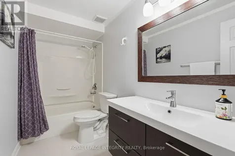 142 Gladecrest Court Ottawa ON K2H 9J8