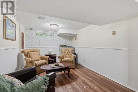 142 Gladecrest Court Ottawa ON K2H 9J8