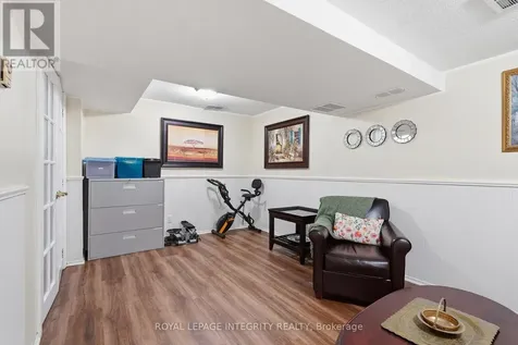 142 Gladecrest Court Ottawa ON K2H 9J8