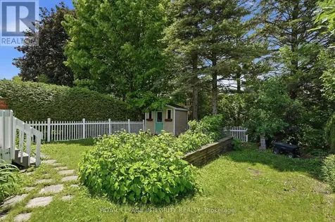 142 Gladecrest Court Ottawa ON K2H 9J8