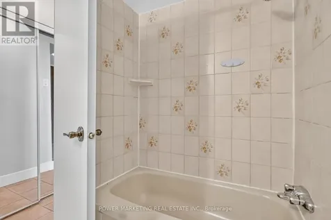 2020 Jasmine Crescent Ottawa ON K1J 8K5