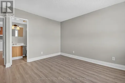 2020 Jasmine Crescent Ottawa ON K1J 8K5