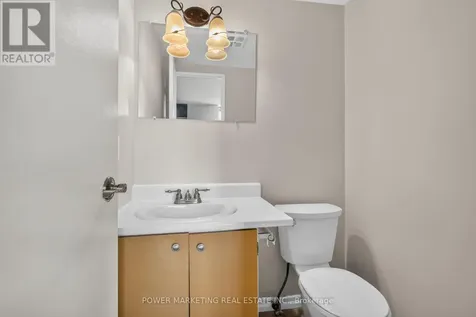2020 Jasmine Crescent Ottawa ON K1J 8K5