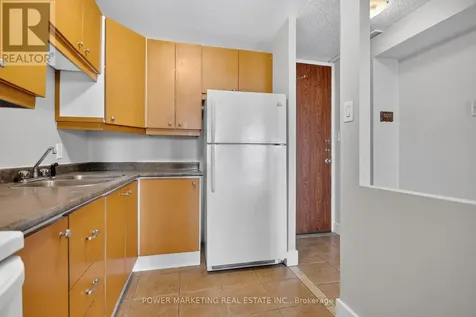 2020 Jasmine Crescent Ottawa ON K1J 8K5
