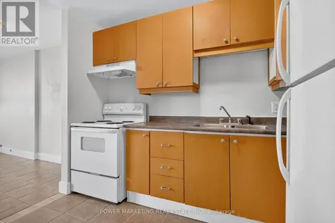 2020 Jasmine Crescent Ottawa ON K1J 8K5