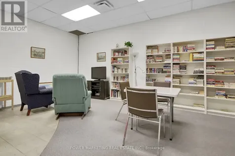 2020 Jasmine Crescent Ottawa ON K1J 8K5