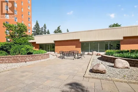 2020 Jasmine Crescent Ottawa ON K1J 8K5