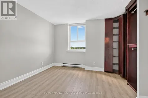 2020 Jasmine Crescent Ottawa ON K1J 8K5