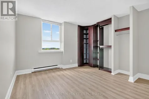 2020 Jasmine Crescent Ottawa ON K1J 8K5