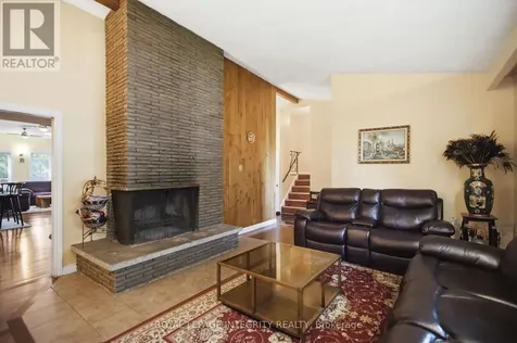 45 Rossland Avenue Ottawa ON K2G 2K5