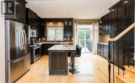 267 Kirchoffer Avenue Ottawa ON K2A 1Y1