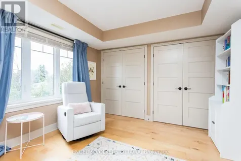 267 Kirchoffer Avenue Ottawa ON K2A 1Y1