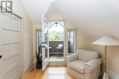267 Kirchoffer Avenue Ottawa ON K2A 1Y1