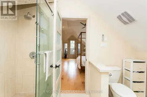 267 Kirchoffer Avenue Ottawa ON K2A 1Y1