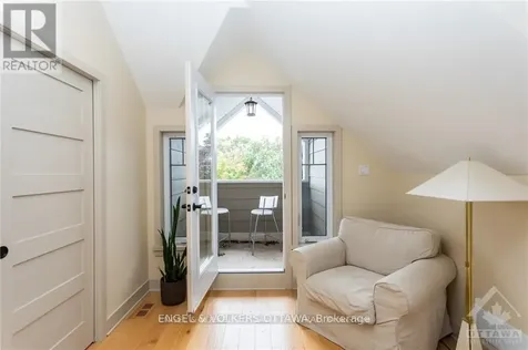 267 Kirchoffer Avenue Ottawa ON K2A 1Y1