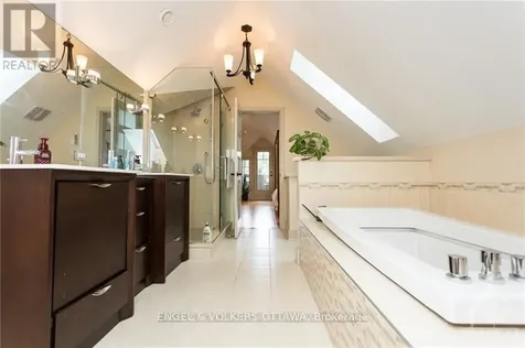 267 Kirchoffer Avenue Ottawa ON K2A 1Y1
