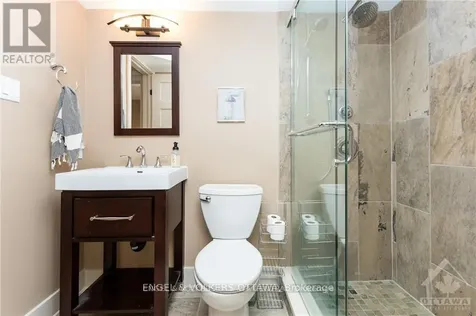 267 Kirchoffer Avenue Ottawa ON K2A 1Y1
