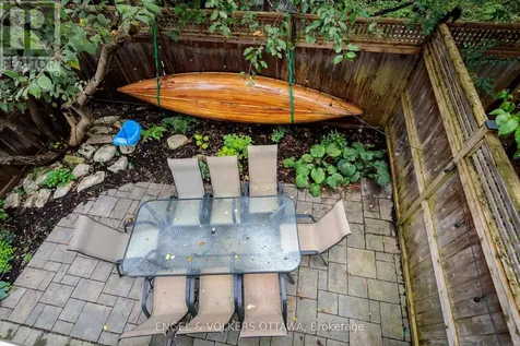 267 Kirchoffer Avenue Ottawa ON K2A 1Y1