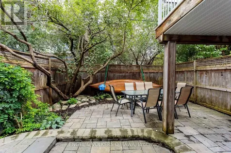 267 Kirchoffer Avenue Ottawa ON K2A 1Y1