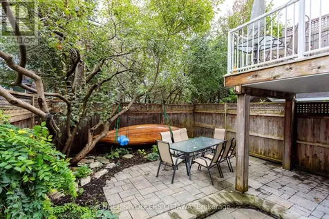 267 Kirchoffer Avenue Ottawa ON K2A 1Y1