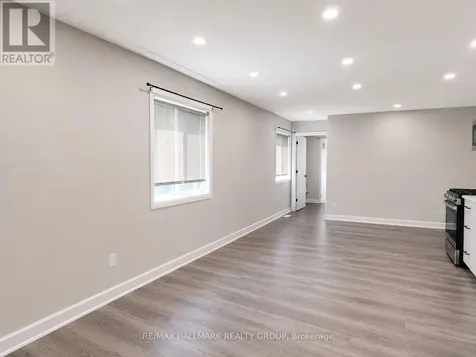 131 Camelia Avenue Ottawa ON K1K 2X5