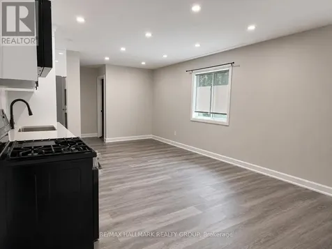 131 Camelia Avenue Ottawa ON K1K 2X5