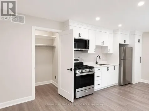 131 Camelia Avenue Ottawa ON K1K 2X5